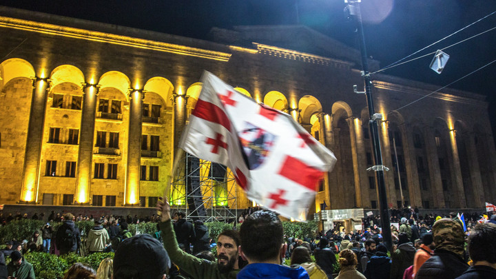 Обеспокоены антидемократичными действиями: Госдеп заморозил помощь Грузии и приостановил её интеграцию в ЕС