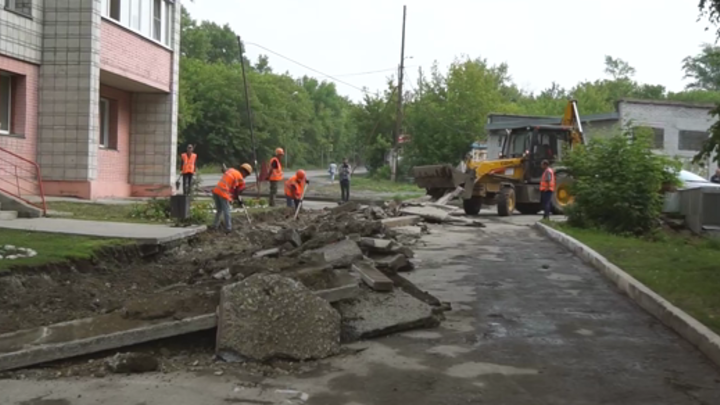 В Новосибирске вместе с жителями благоустроят двор на улице Печатников