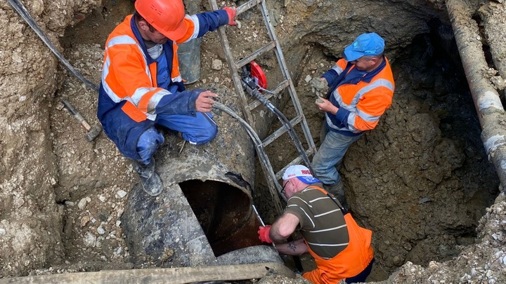 В Сочи аварию на магистральном водоводе контролирует оперштаб