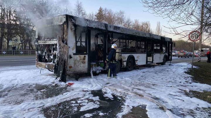 В Юрьевце полностью выгорел автобус маршрута №21