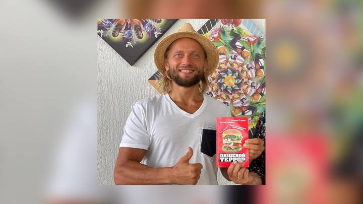 Я мясо употребляю: заморивший голодом ребёнка блогер-сыроед из Сочи сделал шокирующее заявление