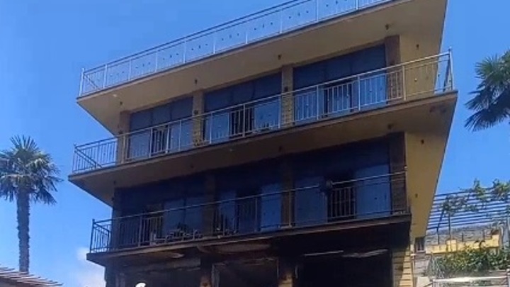 В Сочи от взрыва газа в частном доме пострадали два человека