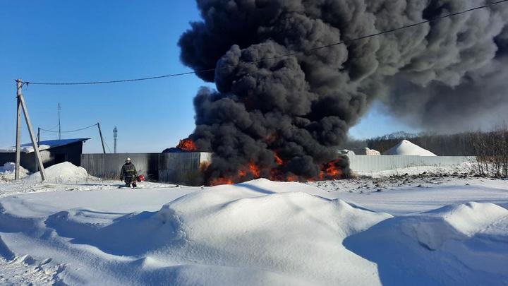 В Богородске Нижегородской области полыхнула цистерна с печным топливом