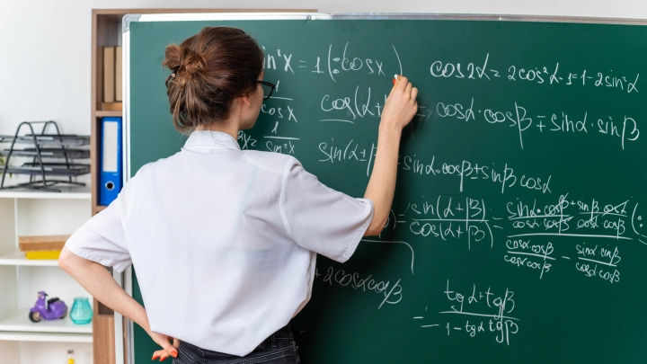 Молодую учительницу, обвиненную в растлении, могли оклеветать из-за детской мести