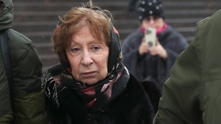 Ахеджакова произнесла лозунг украинских неонацистов со сцены в Лос-Анджелесе