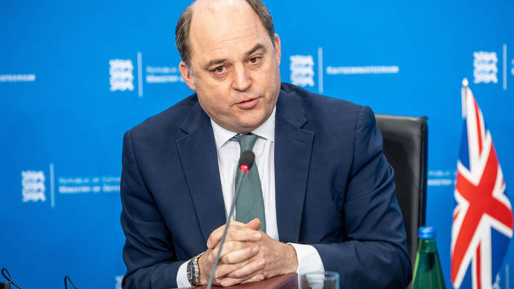 Танков не будет, но: Британцы пообещали Украине другое вооружение