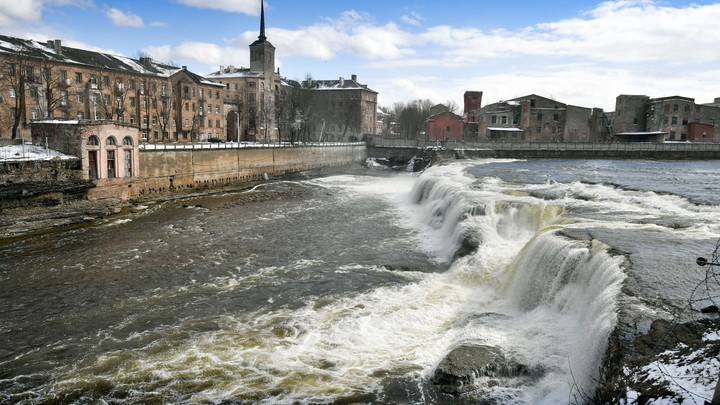 Жители эстонской Нарвы сломали прибалтийский шаблон, начистоту сказав о Путине и СВО