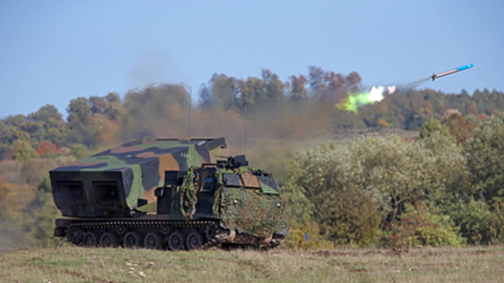 Будем идти до ядерной мировой войны?: Французский политик призвал перестать потакать Зеленскому