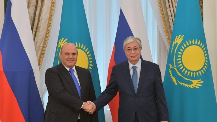 Токаев заявил, что нефтегазовый вопрос требует переговоров между Россией и Казахстаном
