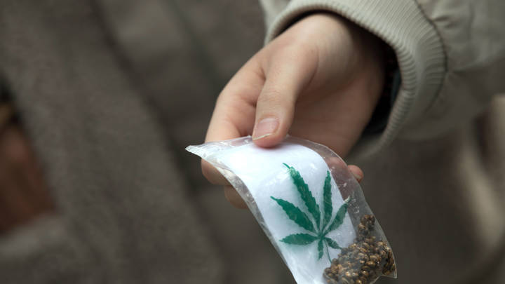 Запорожские полицейские накрыли интернет-магазин наркотиков