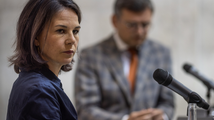 Вы всё равно передадите нам ракеты: Кулеба нагло потребовал у Германии боеприпасы