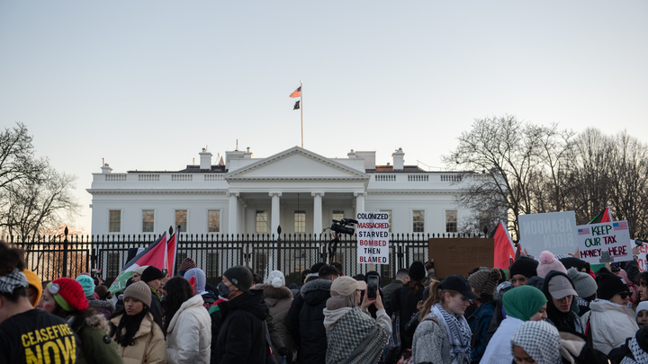 В Вашингтоне срочно эвакуировали Белый дом из-за антиизраильских протестов