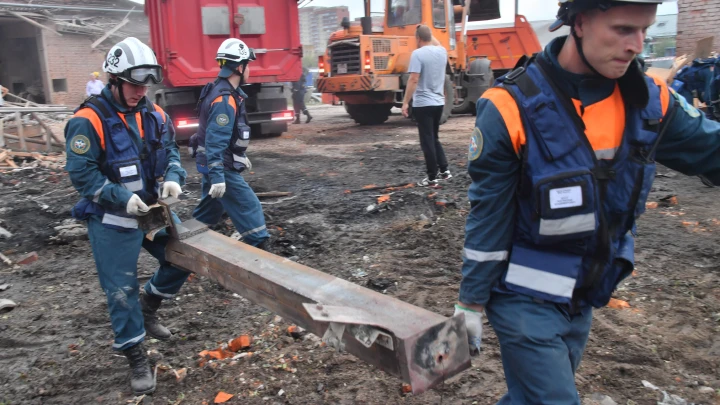 Пять человек остаются под завалами после взрыва на химзаводе в Башкирии: живы или нет