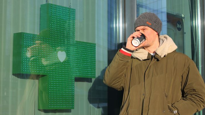 Лучше пить дома. Раскрыта опасность постоянного потребления кофе с собой