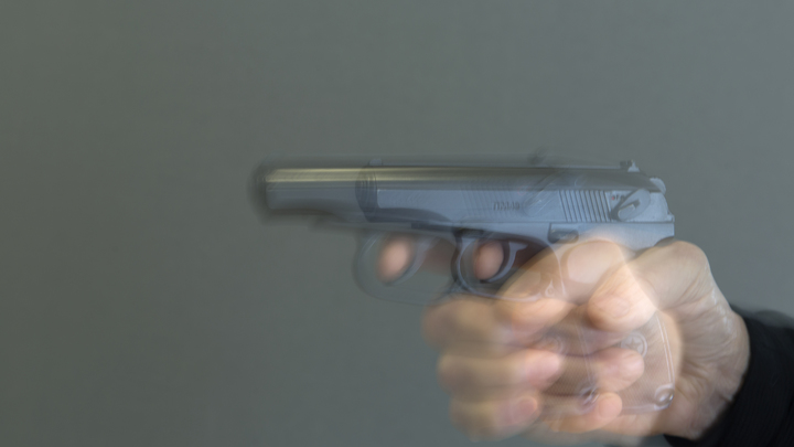 Выжидал после убийства Кивы? Среди постояльцев подмосковного отеля искали информатора