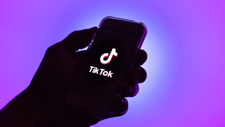 5 TikTok-танцев, чтобы помочь Украине: Иностранцы сперва даже не поверили