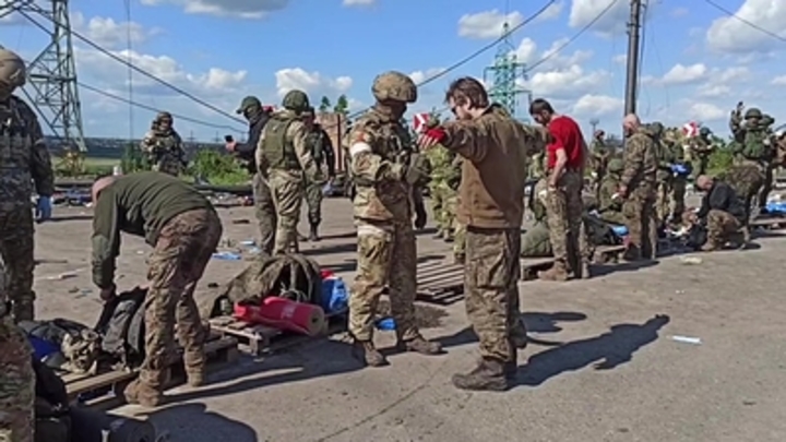 В Ростовскую область перевезли пленных боевиков украинского полка Азов*