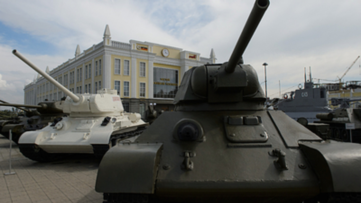 Эстония непреклонна: чтобы демонтировать танк-памятник Т-34, в Нарве перекрыли дороги