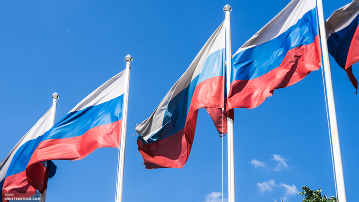 Бело-сине-красное не носить: российских легкоатлетов заставили отречься от флага страны