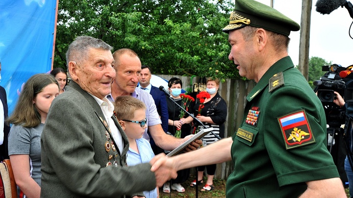 Во имя справедливости: В Ростовской области спустя 75 лет после Победы награда нашла героя