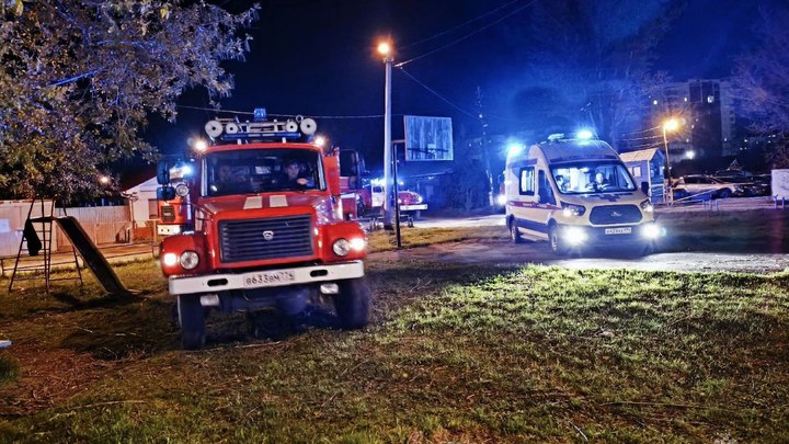 Эвакуировали 12 человек: в Челябинске загорелась высотка