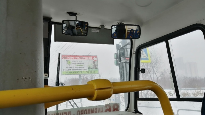 В Челябинске мигрант в плохом настроении высадил из маршрутки всех пассажиров