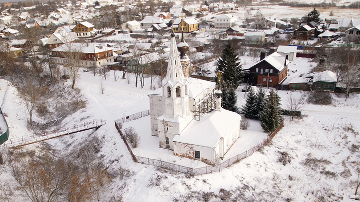 В Суздале летная погода – на город можно посмотреть с параплана
