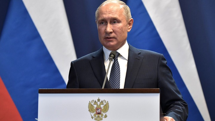 Путин поставил сроки правительству по достижению целей развития России