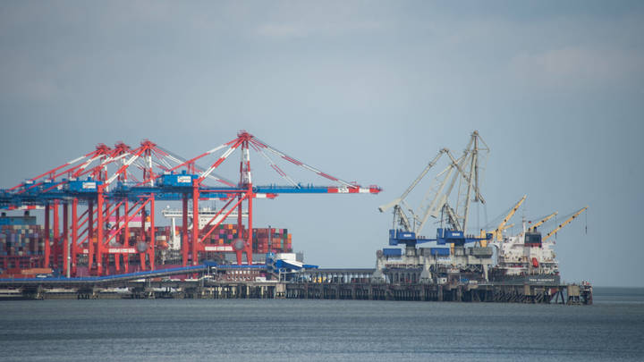 В Херсонском порту остались порядка десяти иностранных судов