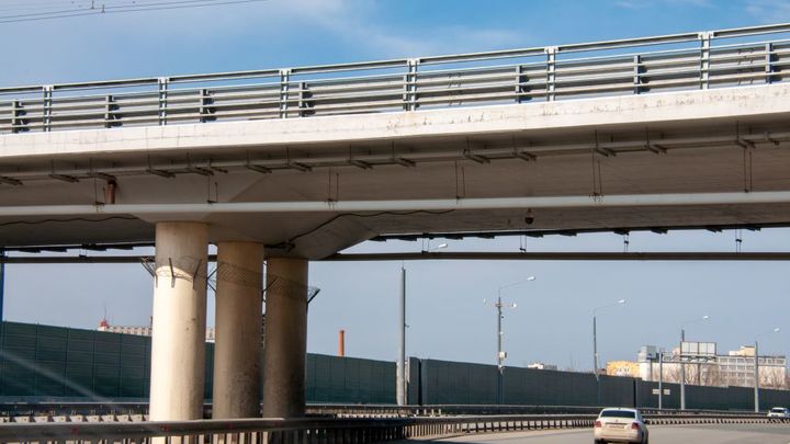 Свердловская область оказалась худшей по качеству дорог в УрФО
