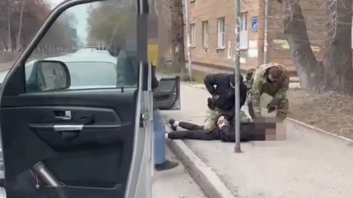 В Новосибирске задержали десятерых подозреваемых в телефонном мошенничестве