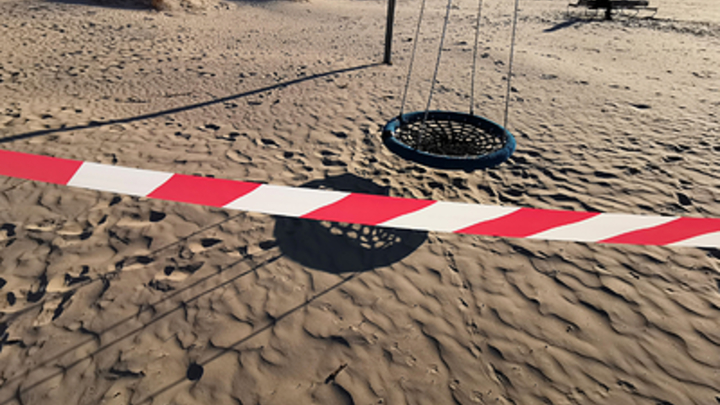 В Кургане на Бабьих песках отдыхающих выгонят с части пляжа