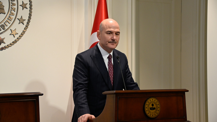 Глава МВД Турции призвал США убрать грязные руки