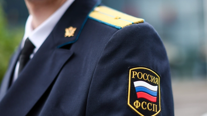 Пристав записался на стрижку к должнику для его поимки в Кузбассе