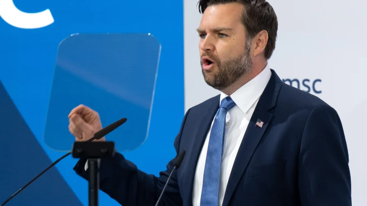 Сбывшийся кошмар для евробюрократов: Вице-президент США вынес приговор западным либералам