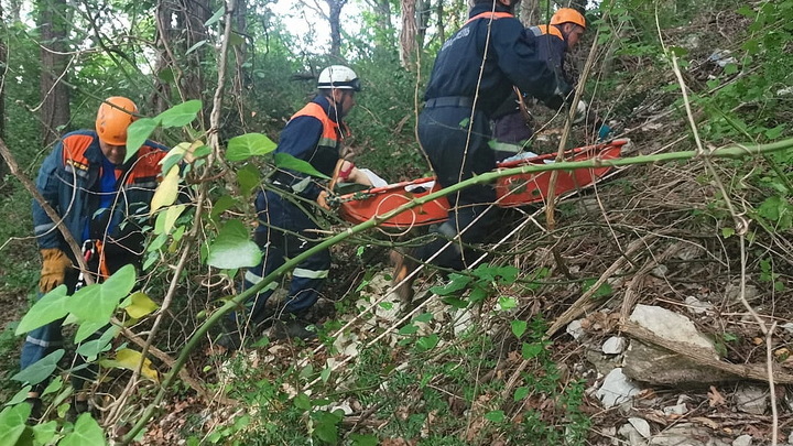 В Сочи спасатели эвакуировали мужчину с пляжа «73 километр»