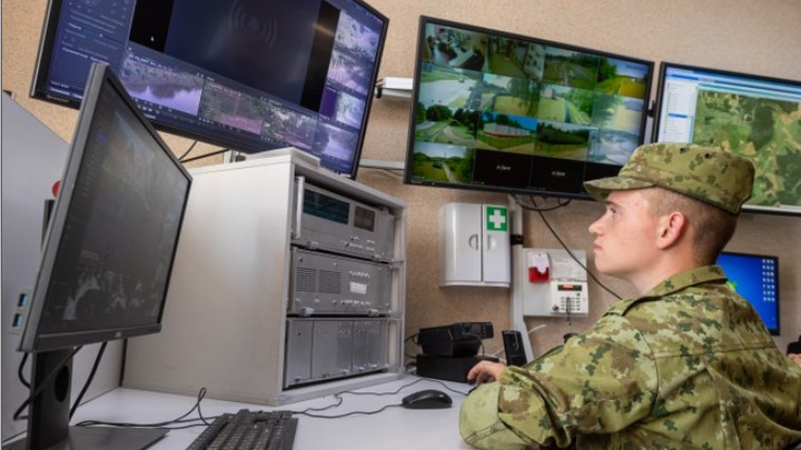 Айтишников отправили на Госуслуги вместо армии