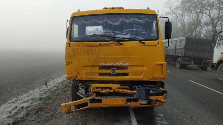 На Кубани Kalina влетела в КамАЗ: погибли двое