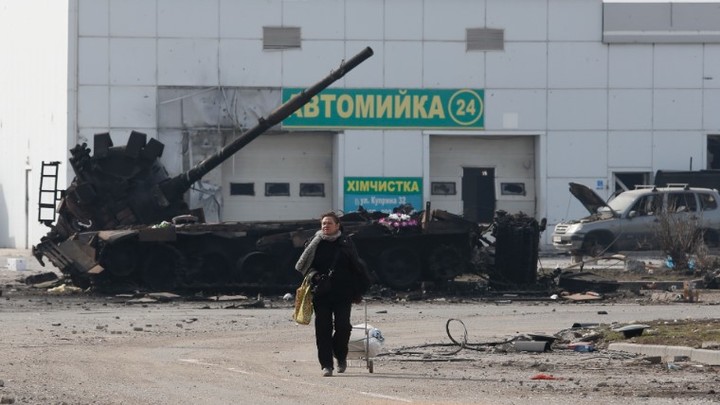 Старики против бандеровцев: опубликовано новое видео защитников Знамени Победы