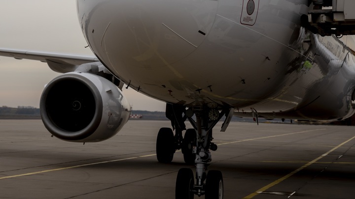 В Краснодаре из-за снегопада на запасной аэродром сел самолет Москва — Симферополь