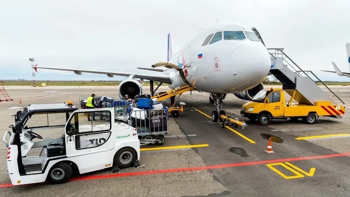 Спецкомиссия выяснит причины экстренной посадки самолета в Краснодаре