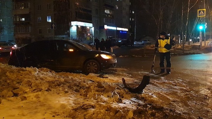 В Екатеринбурге пожилая женщина и 4-летний малыш пострадали в ДТП