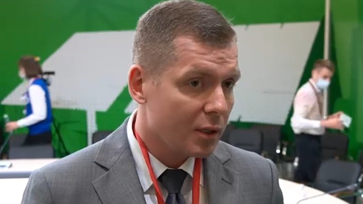 Главу департамента Минэнерго Бобылева задержали за брошенную в авто бутылку