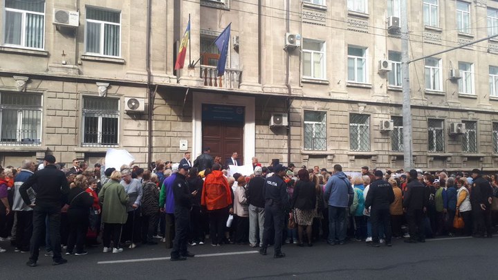Молдавская оппозиция организовала  марши За честные выборы сразу в нескольких городах страны
