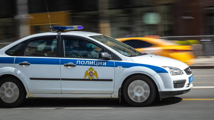 Напал с баллончиком и скрылся: в Петербурге пострадали мать и две девочки