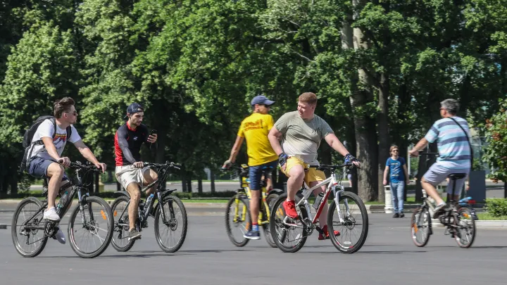 Ночная велотусовка в Петербурге: более 100 нарушителей доставили в полицию