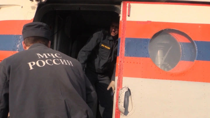 Почти 2 часа пожарные тушили многоквартирный дом в Архангельске