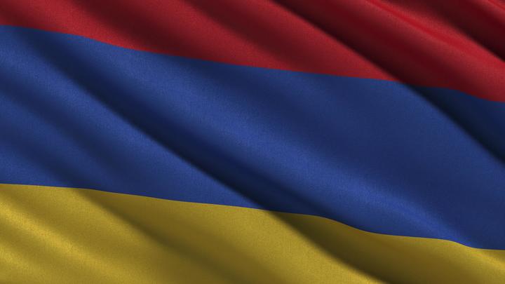 Не спекулируйте на святом! Армянские патриоты сорвали проукраинскую провокацию у посольства России