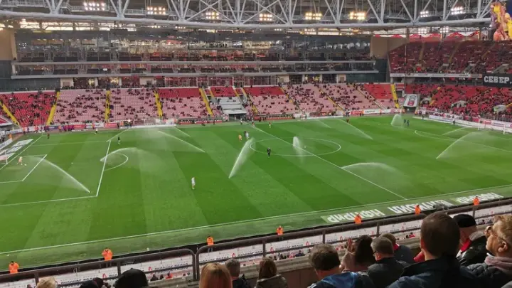 В «Локомотиве» высказались за возвращение пива на футбольные стадионы