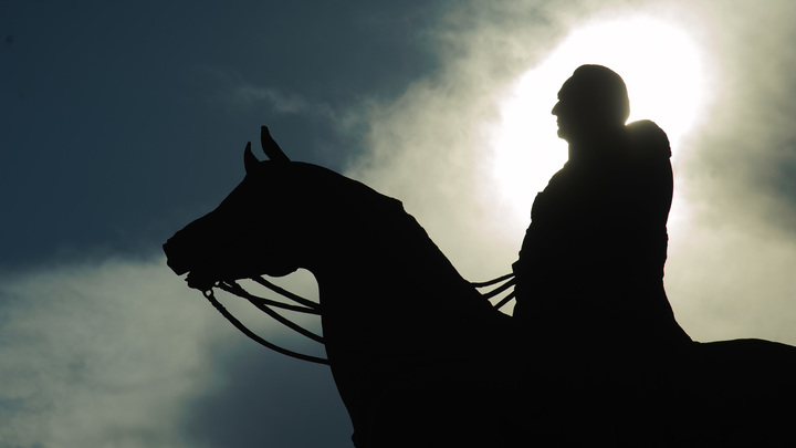 От солдата к генералу: В Сочи начали требовать сноса памятника Ермолову